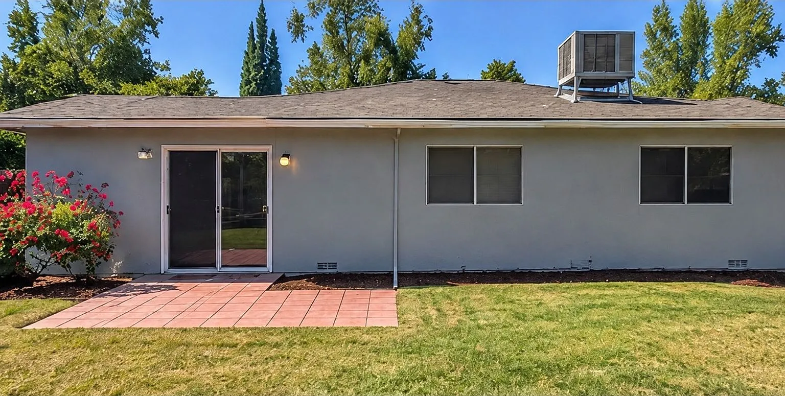Freshly Updated 3BR/2BA Home in Merced - New Floors & Paint — Photo 4