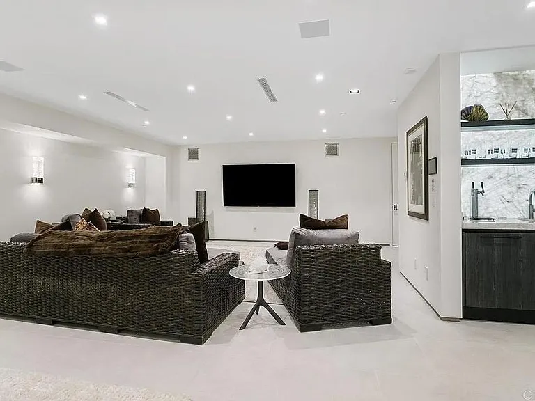 6436 Camino De La Costa — Photo 29