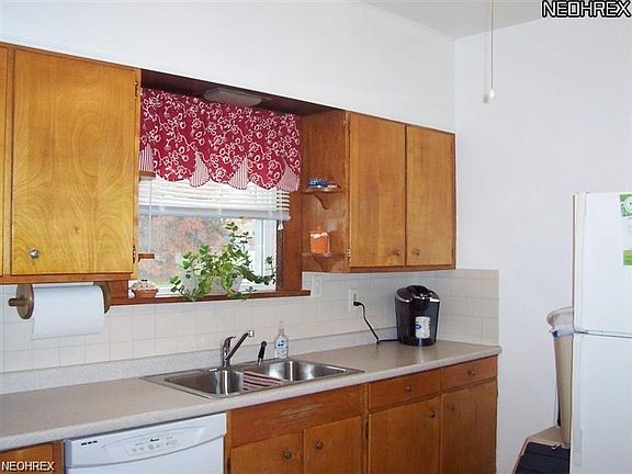 5th image of 71 N Richview Ave