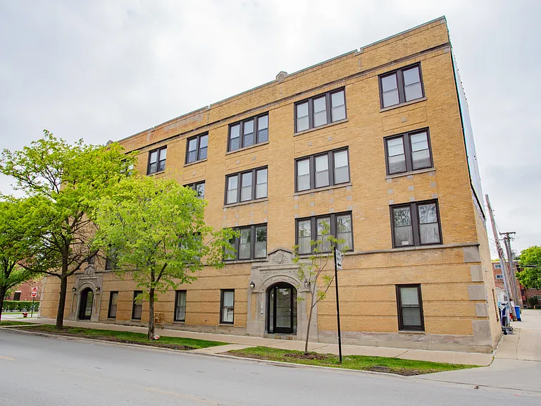 6150 N Ravenswood Ave #4 — Photo 1