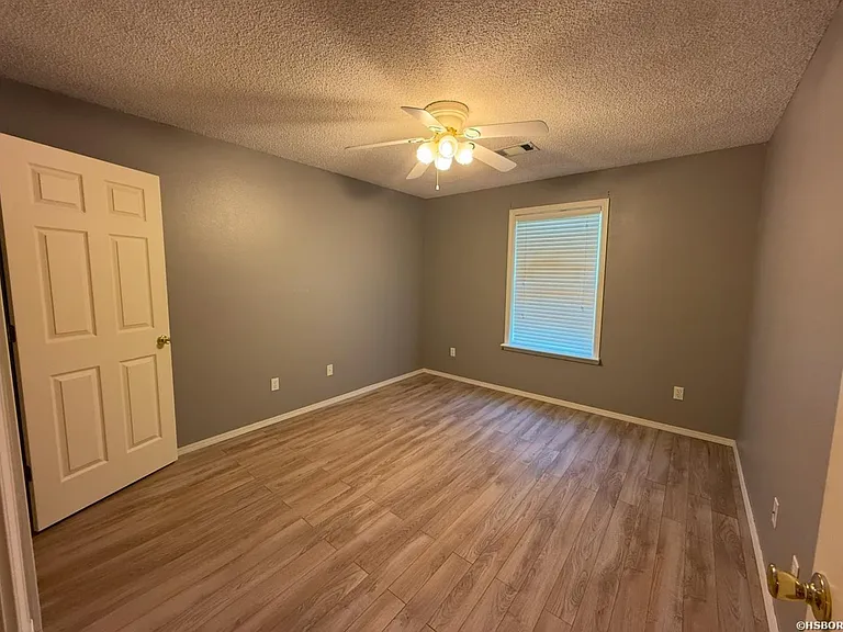 100 Chiffon Ln — Photo 10