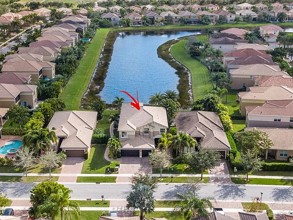 3rd image of 8374 Emerald Winds Cir