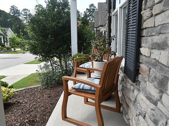 3rd image of 1013 Pondfield Way
