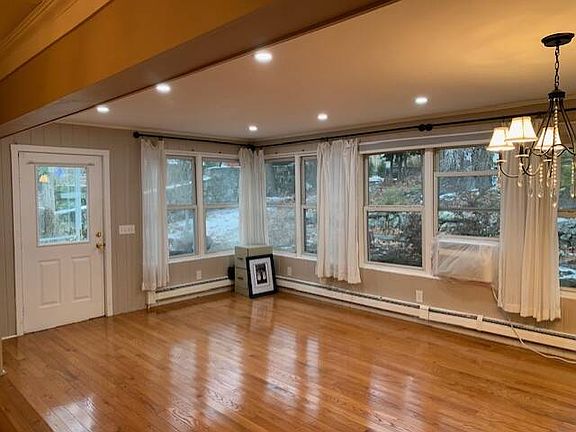 4th image of 25 Evergreen Rd