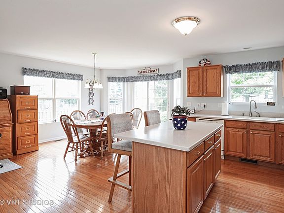 3rd image of 1624 Elderberry Ln