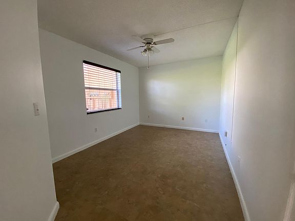 4th image of 2629 SE 19th Ct #0