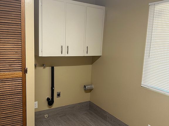 2nd image of 511 E Kaweah Ave #513