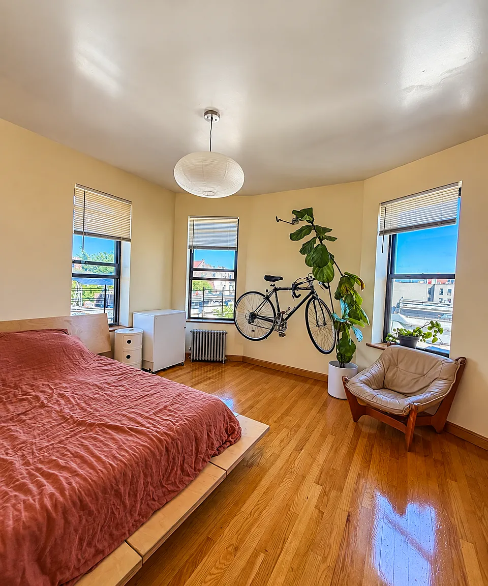 303 Albany Avenue — Photo 1