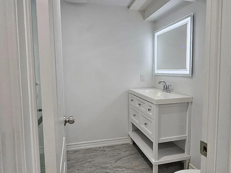 24 Guildford Cres #24 — Photo 11