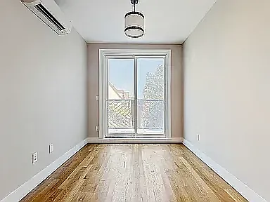 764 E 32nd St #3 — Photo 2
