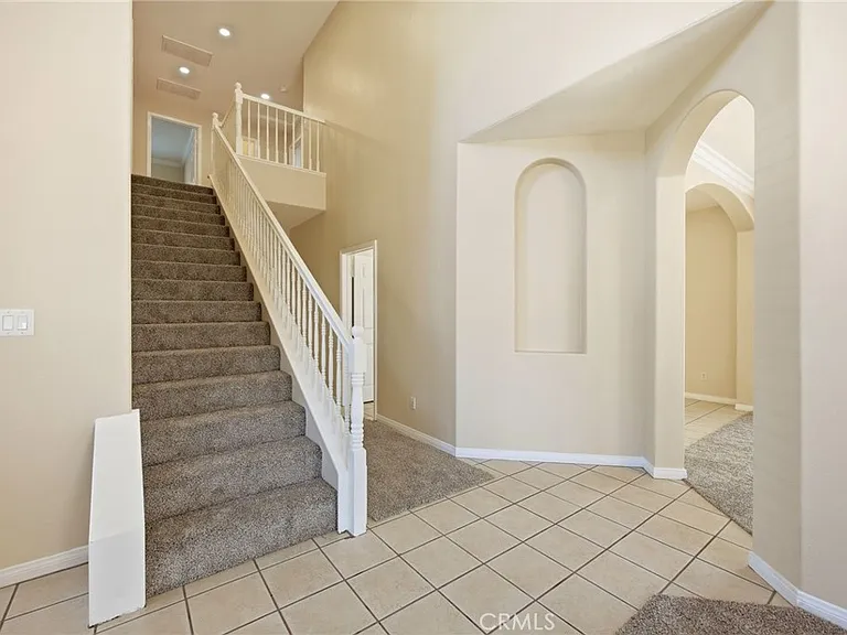 18112 Osborne St — Photo 23