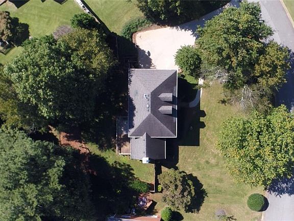 2nd image of 2610 Willow Green Dr