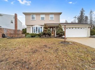 10935 Westlake St, Taylor, MI