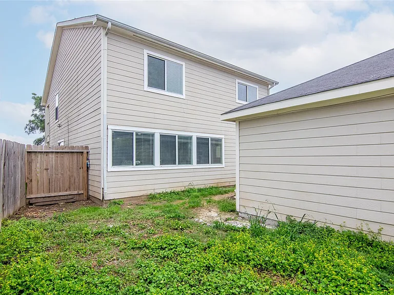 20911 Young Meadows Way — Photo 48