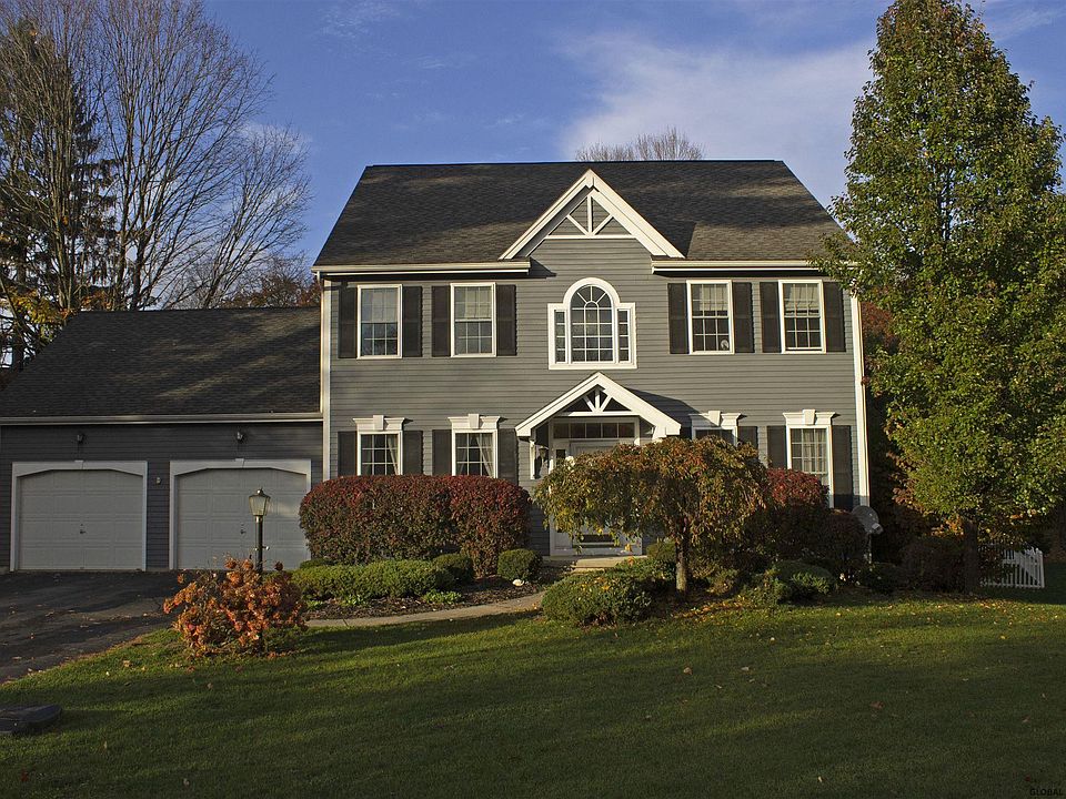 1st image of 3 Woods Edge Ct