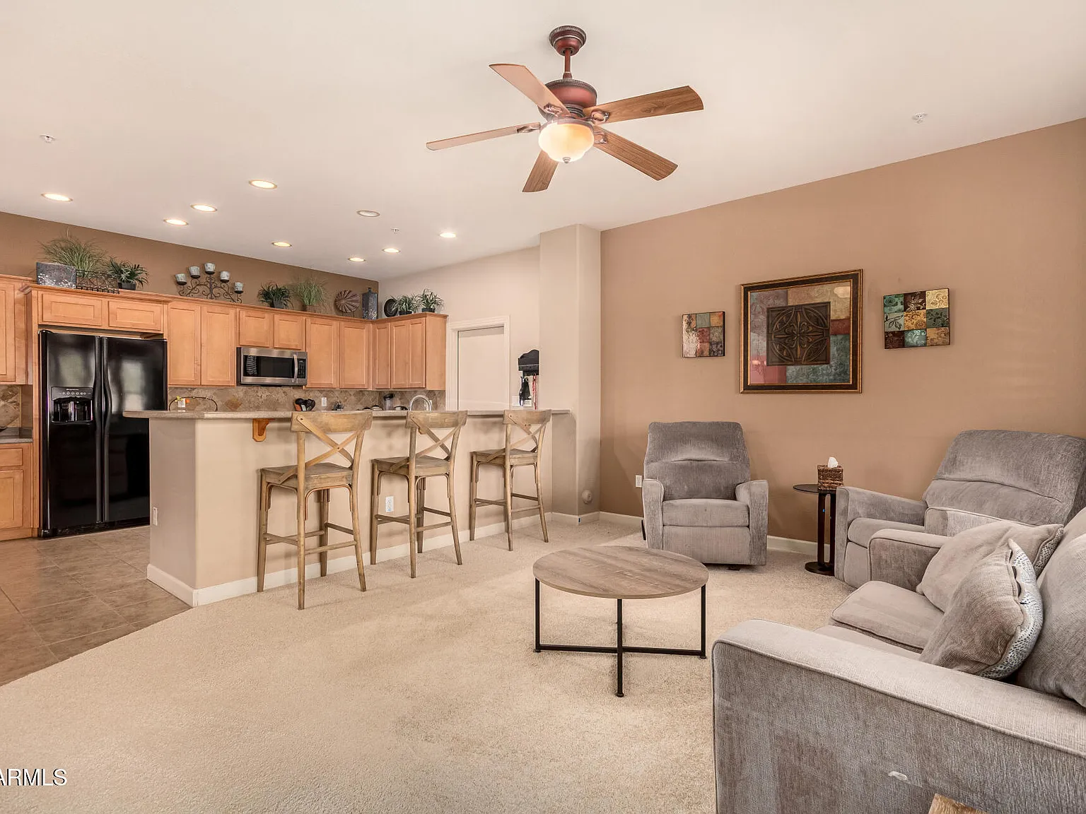 3 bed, 2.0 bath, 1715 sqft, $4,150 — Photo 3