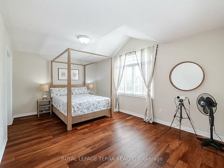 30 Eatonville St #UPPER — Photo 27