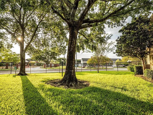 1515 Sandy Springs Rd APT 1001, Houston, TX 77042