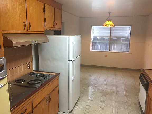 3rd image of 300 E Monte Vista Ave
