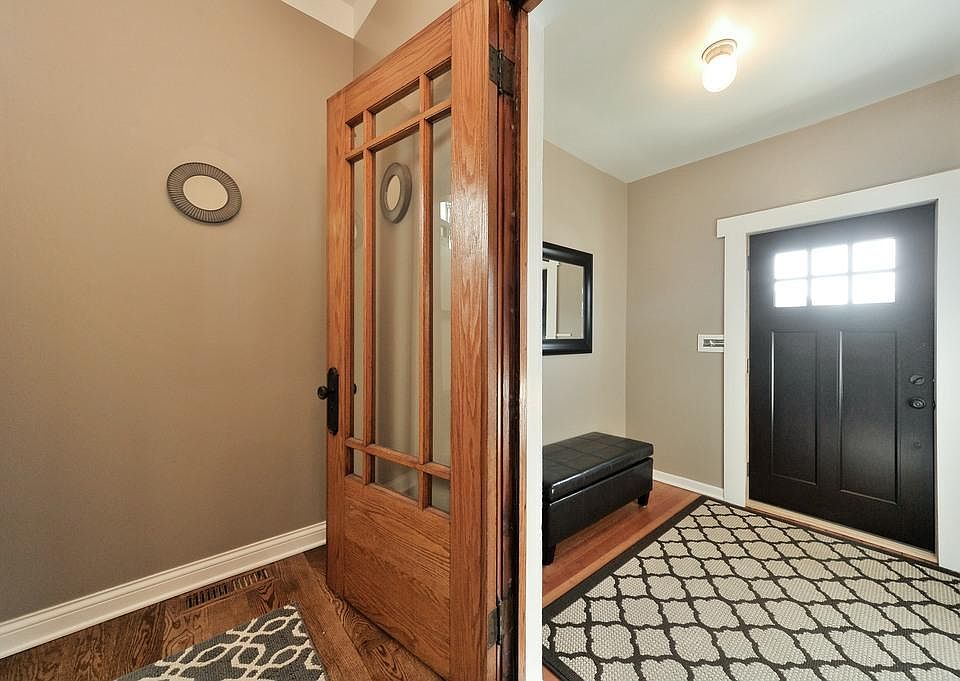 1st image of 6216 W Catalpa Ave #2