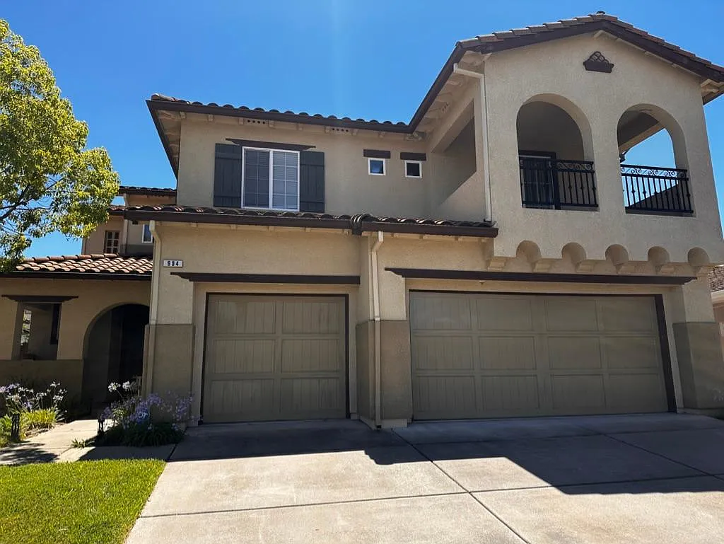 904 Emerald Hills Cir photo 1
