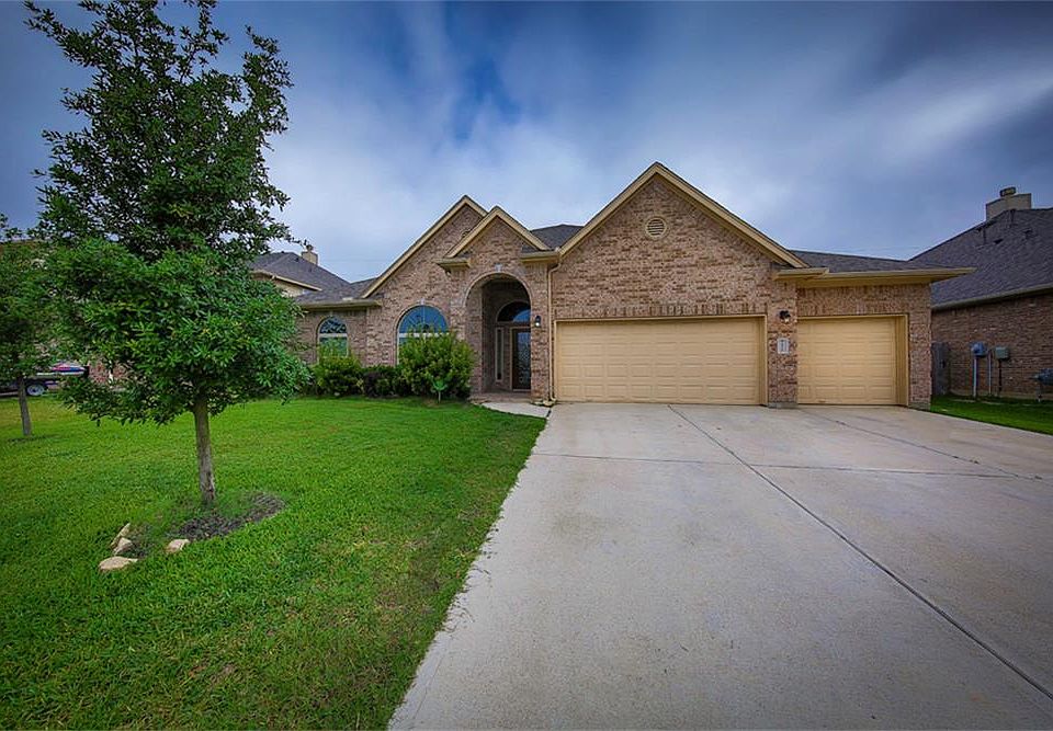 1st image of 31730 Sydney Creek Dr