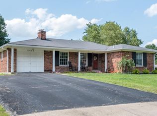 6822 Green Meadow Cir, Woodlawn Park, KY 40207