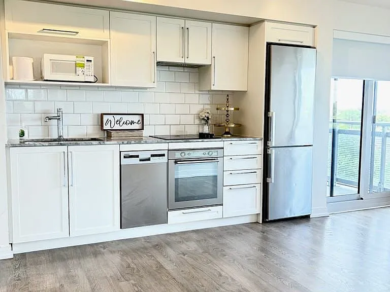 275 Village Green Sq #422 — Photo 4