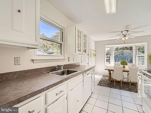 5th image of 189 Hardy Pl