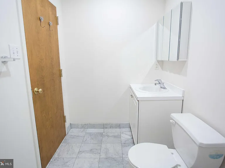 1600-2 Walnut St #501 — Photo 15