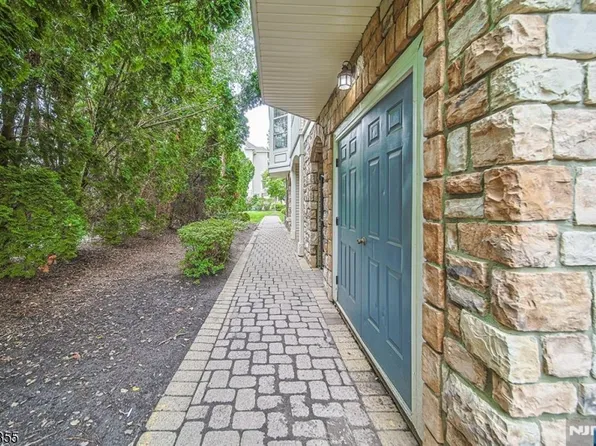 604 Turlington Ct #234, Livingston Twp., NJ 07039