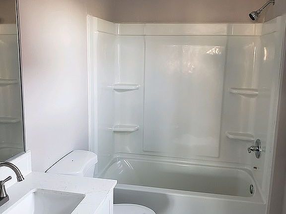3rd image of 506 W Kansas Ave