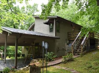 6740 Raintree Rd, Roanoke, VA 24018