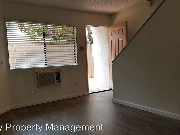 5th image of 4128 Mississippi St APT 02
