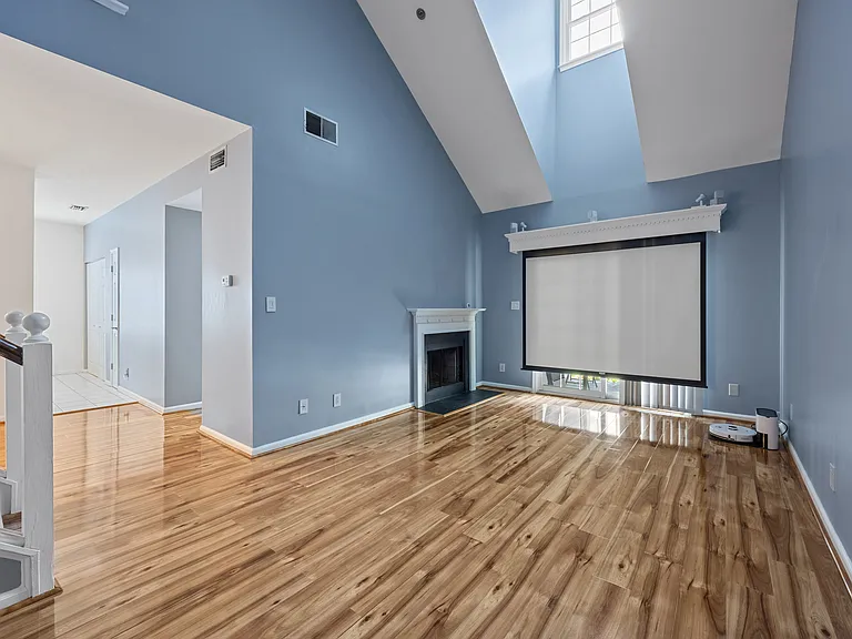 321 Duke St — Photo 3