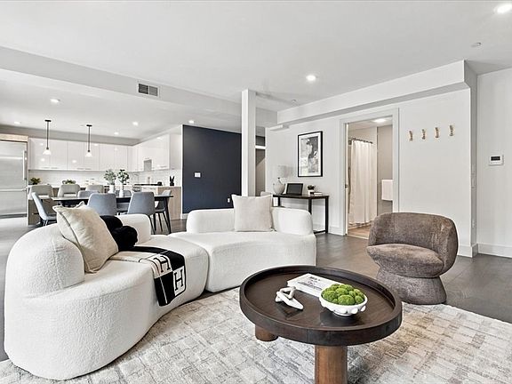 3rd image of 410 W Broadway #301