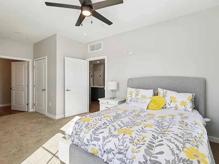 Berkshire Apartments — Photo 45