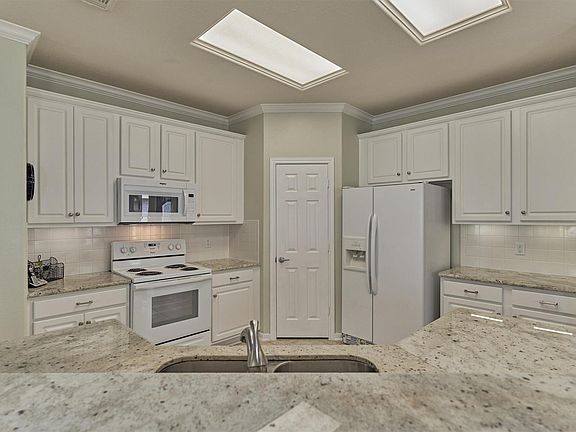 2nd image of 166 W Lilac Ridge Pl