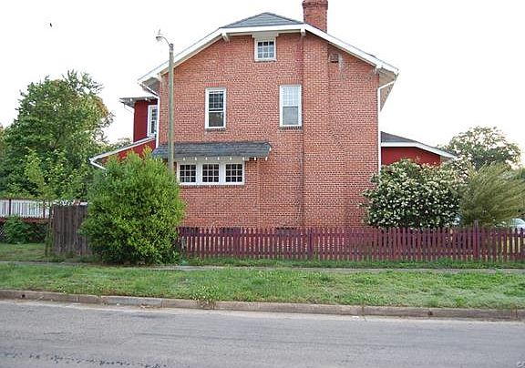 2nd image of 2900 Griffin Ave