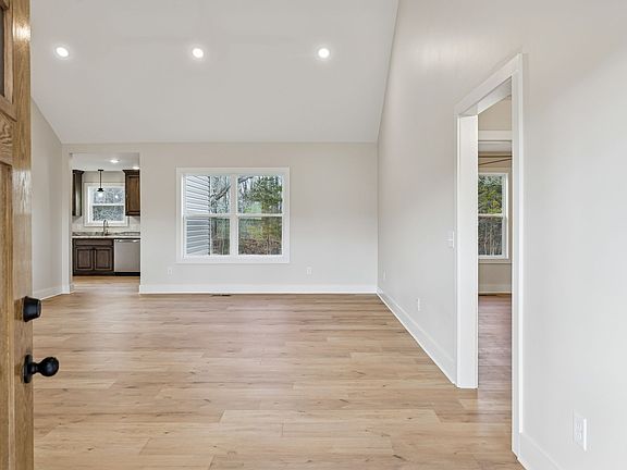 4th image of 306 Leigh Anna Cir Lot 14