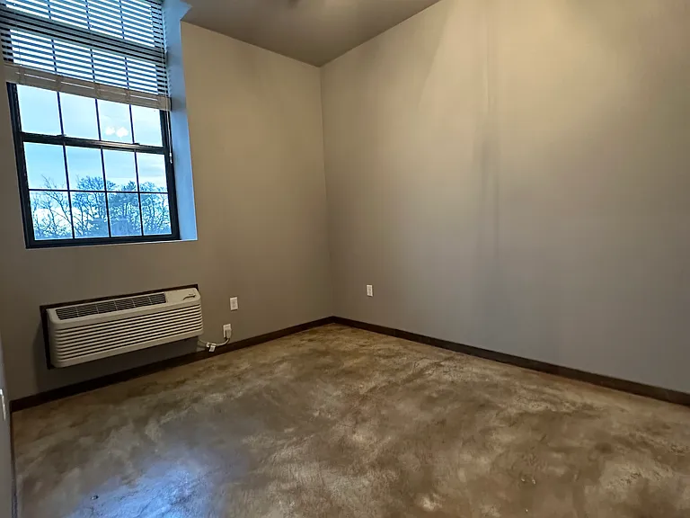 710 11th St E #7 — Photo 11