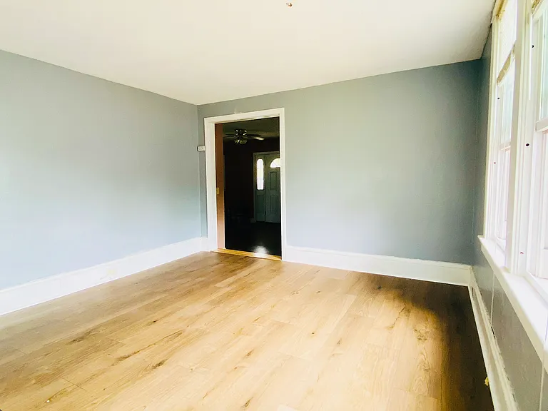 328 Newton St — Photo 12
