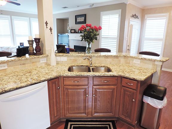 2nd image of 2668 Dunbar Dr