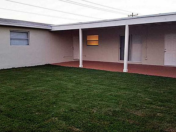 2nd image of 2441 Nassau Dr