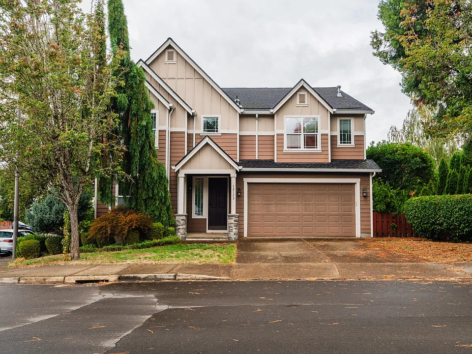 12125 SW Whistlers Ln