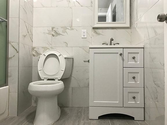 2nd image of 618 N 10th St #1FLOOR