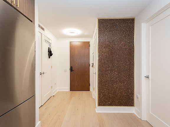 3rd image of 1211 Van St SE APT 1211