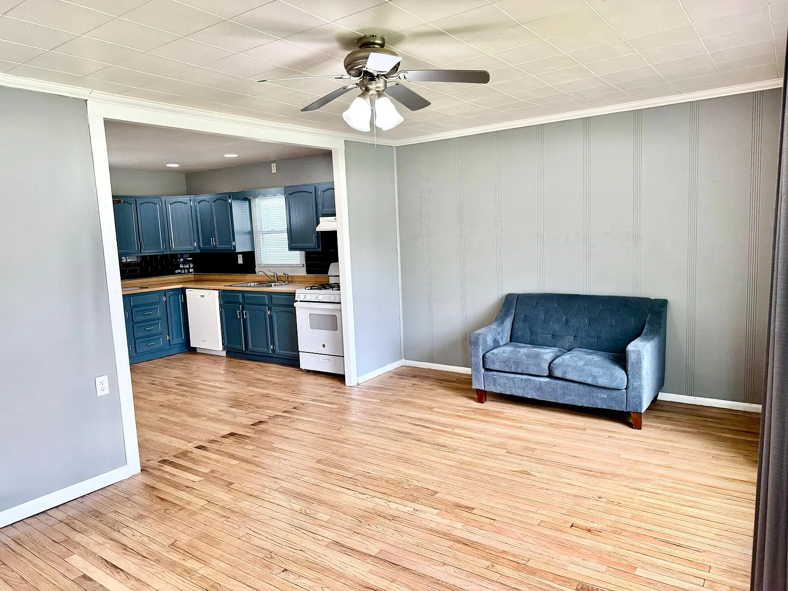 3 bed, $1,650 — Photo 3