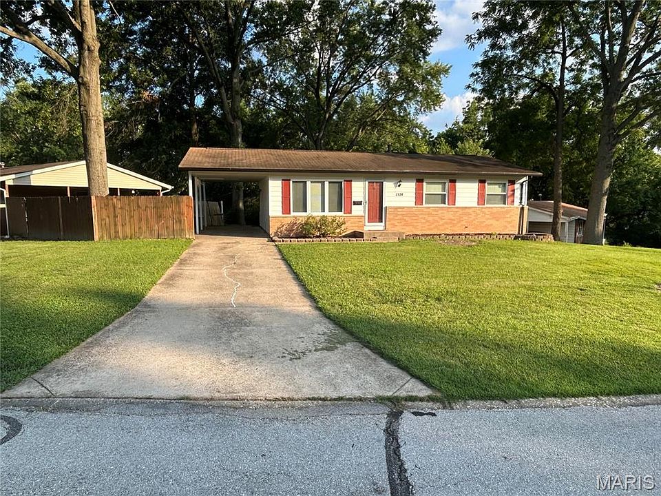 1st image of 1574 Ville Angela Ln