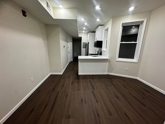 2nd image of 8 Roosevelt Ave APT 1